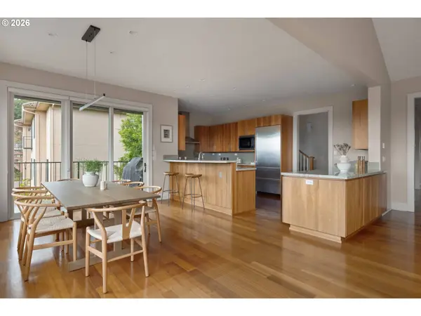 18284 MEADOWLARK LN, Lake Oswego, OR 97034