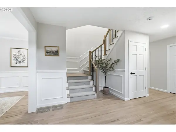 16181 PARELIUS CIR, Lake Oswego, OR 97034