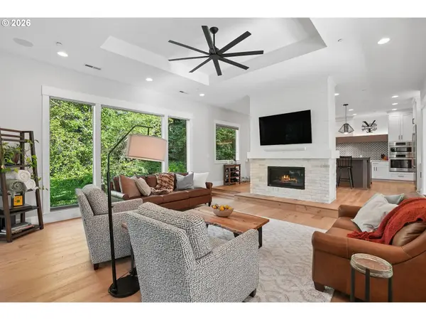 18965 PILKINGTON RD, Lake Oswego, OR 97035