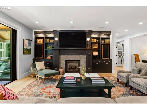4105 UPPER DR, Lake Oswego, OR 97035