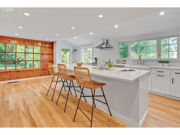 2300 CHILDS RD, Lake Oswego, OR 97034