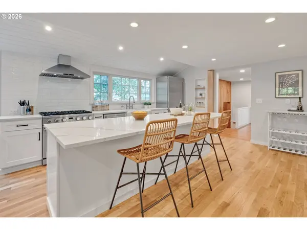 2300 CHILDS RD, Lake Oswego, OR 97034