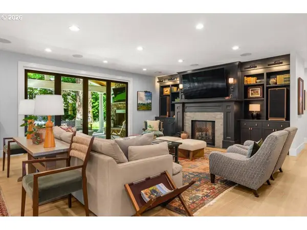 4105 UPPER DR, Lake Oswego, OR 97035