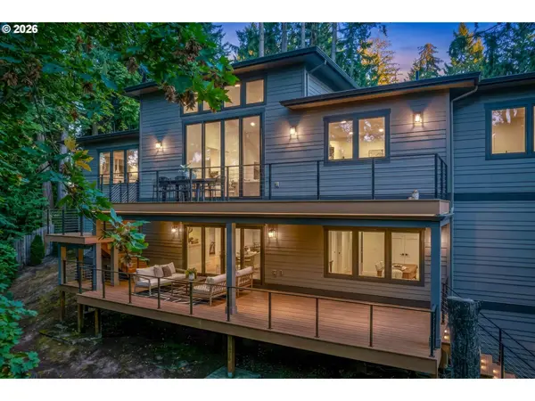 1921 MAPLELEAF CT, Lake Oswego, OR 97034