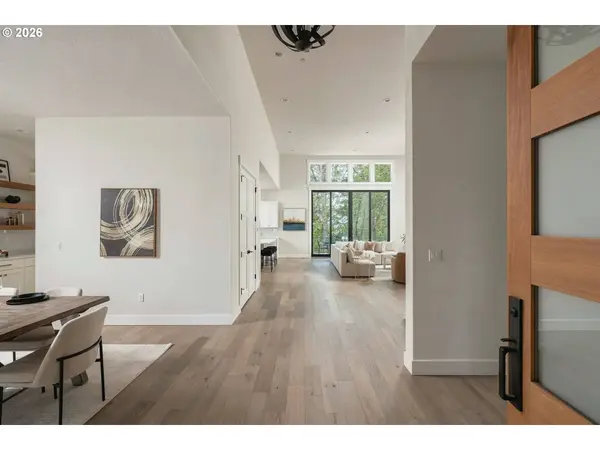 1921 MAPLELEAF CT, Lake Oswego, OR 97034