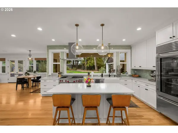 4725 UPPER DR, Lake Oswego, OR 97035
