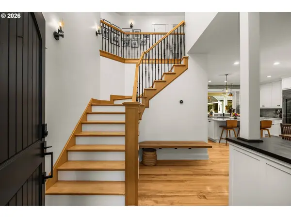 4725 UPPER DR, Lake Oswego, OR 97035