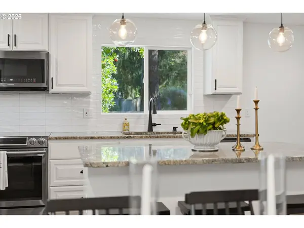 5711 MCEWAN RD, Lake Oswego, OR 97035