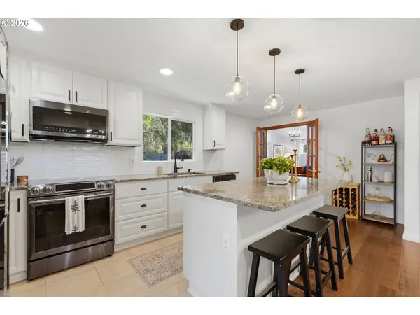 5711 MCEWAN RD, Lake Oswego, OR 97035