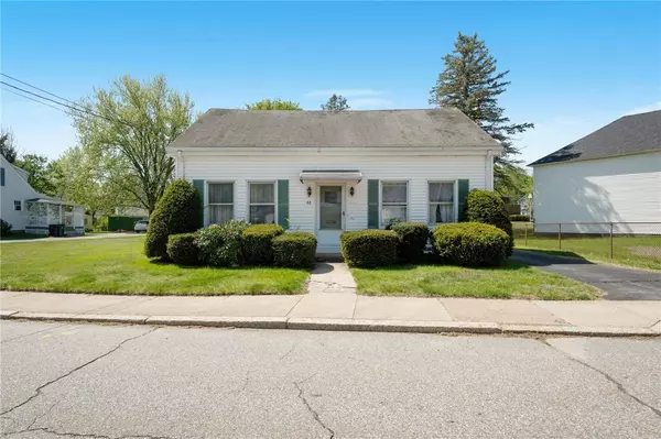 48 Huntington AVE, Woonsocket, RI 02895