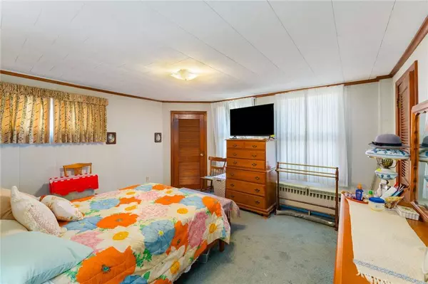 48 Huntington AVE, Woonsocket, RI 02895