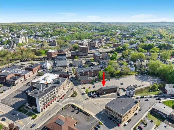 18 Blackstone ST, Woonsocket, RI 02895