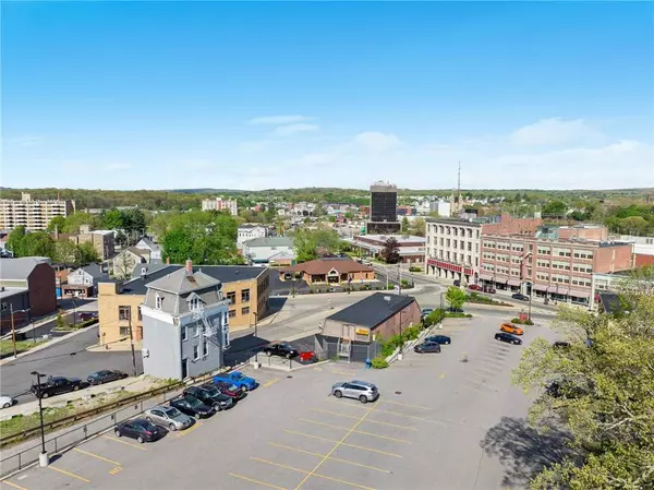 18 Blackstone ST, Woonsocket, RI 02895