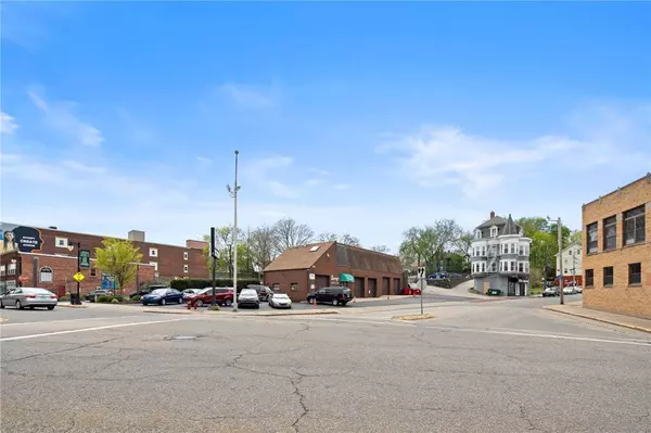 18 Blackstone ST, Woonsocket, RI 02895