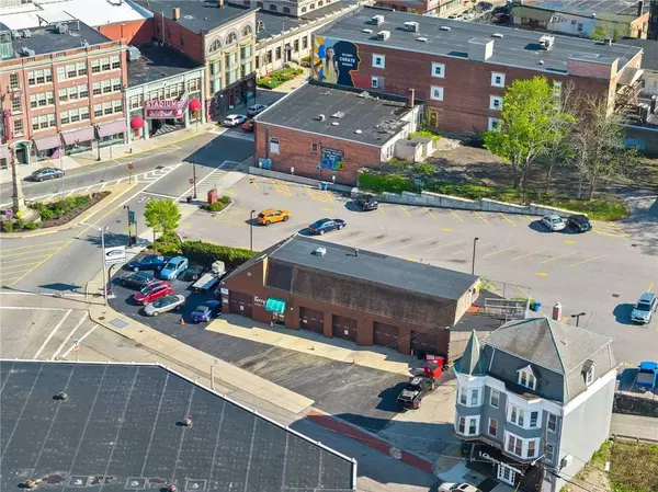 18 Blackstone ST, Woonsocket, RI 02895