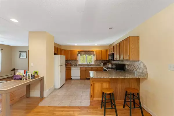 54 Pond ST, Norfolk, MA 02056