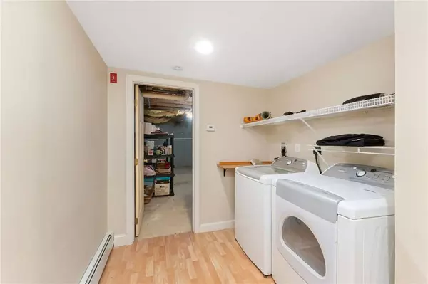 54 Pond ST, Norfolk, MA 02056