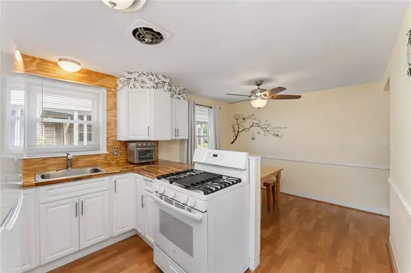 45 Cedarcrest DR, Pawtucket, RI 02861