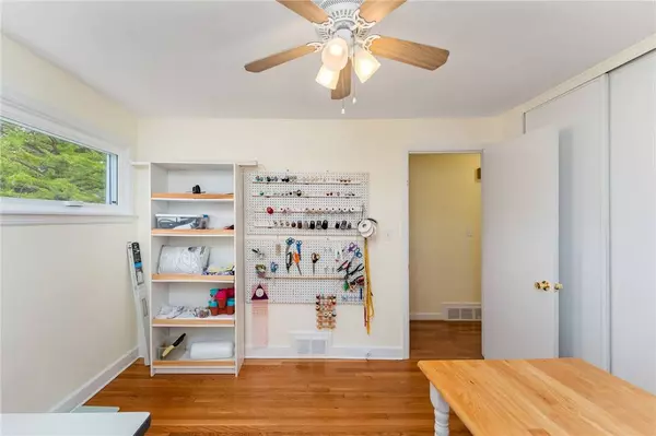 45 Cedarcrest DR, Pawtucket, RI 02861