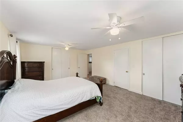 45 Cedarcrest DR, Pawtucket, RI 02861