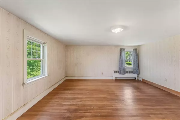 282 Seven Mile RD, Scituate, RI 02831