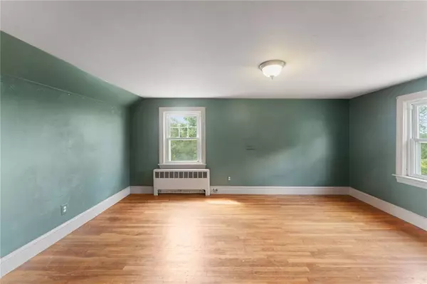 282 Seven Mile RD, Scituate, RI 02831