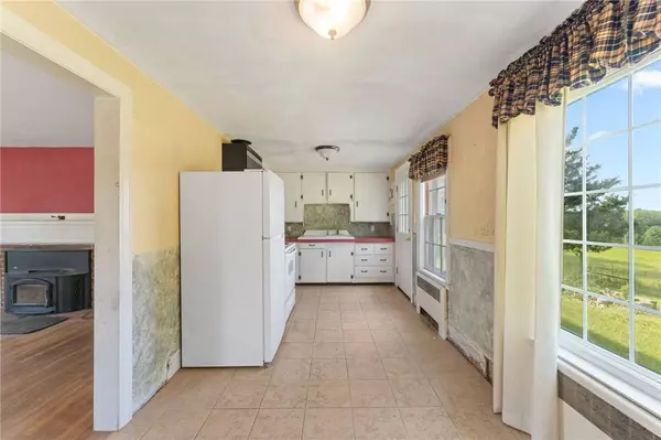 282 Seven Mile RD, Scituate, RI 02831