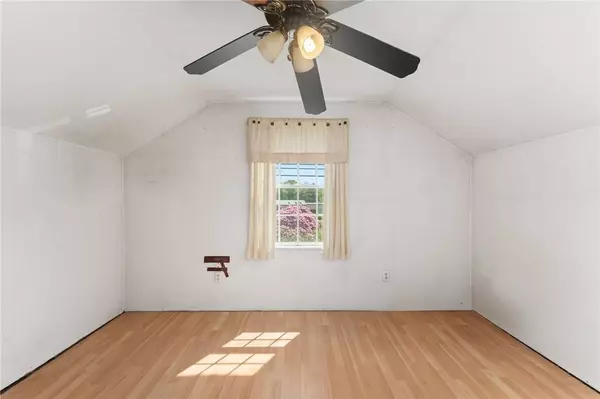 282 Seven Mile RD, Scituate, RI 02831