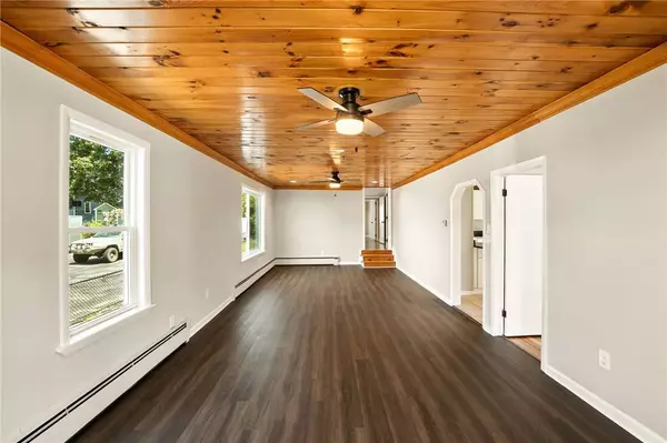 32 Jackson ST, Woonsocket, RI 02895