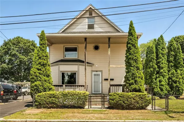 32 Jackson ST, Woonsocket, RI 02895