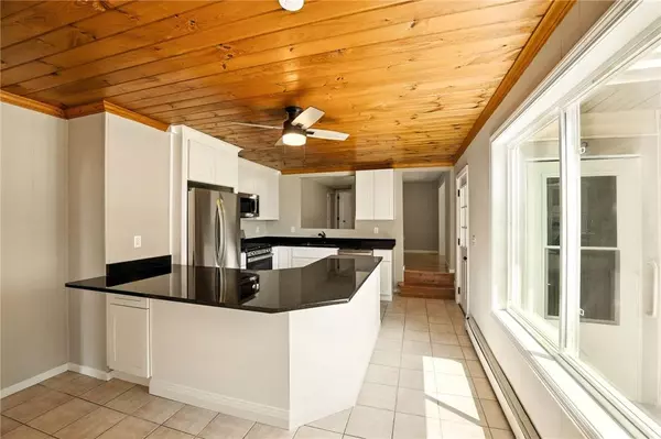 32 Jackson ST, Woonsocket, RI 02895