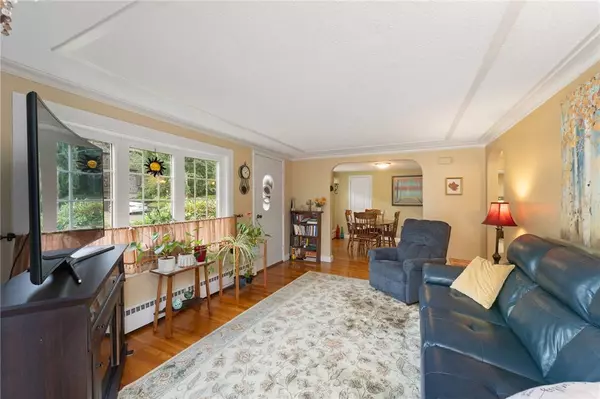 25 Hillview AVE, North Smithfield, RI 02896