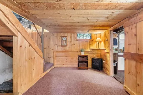 25 Hillview AVE, North Smithfield, RI 02896