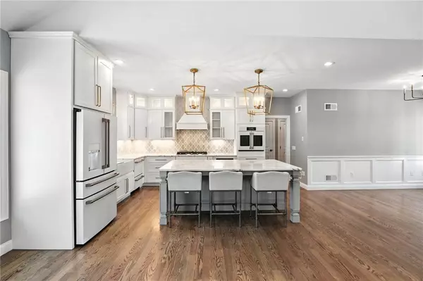 53 Cross RD, Johnston, RI 02919