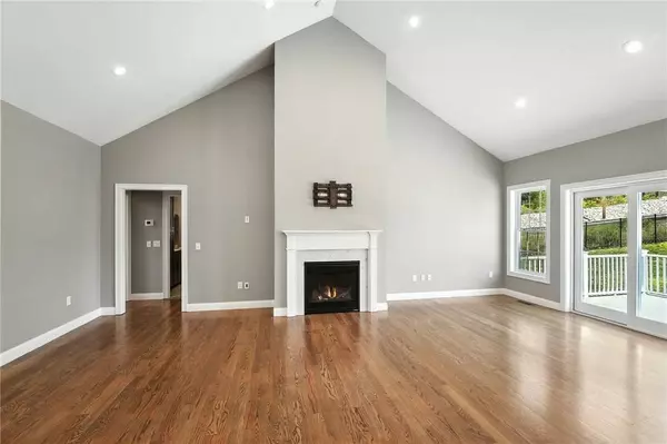 53 Cross RD, Johnston, RI 02919