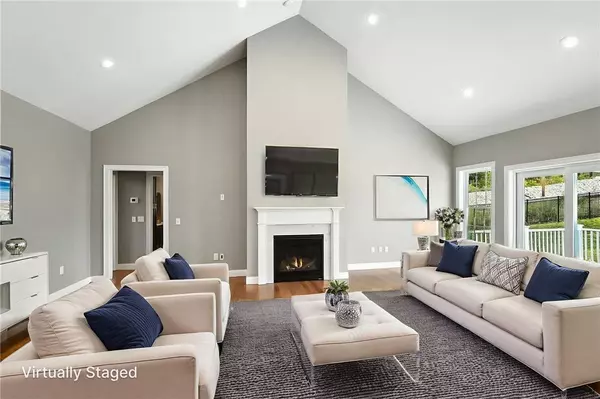 53 Cross RD, Johnston, RI 02919