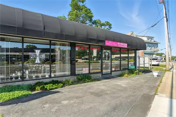 1175 Post RD, Warwick, RI 02888