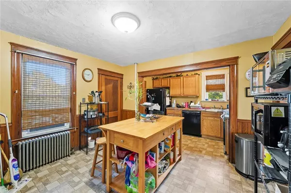 25 Jillson AVE, Woonsocket, RI 02895