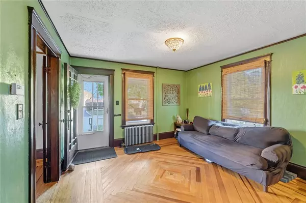 25 Jillson AVE, Woonsocket, RI 02895