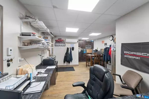 25 Grand Ave, Cumberland, RI 02864