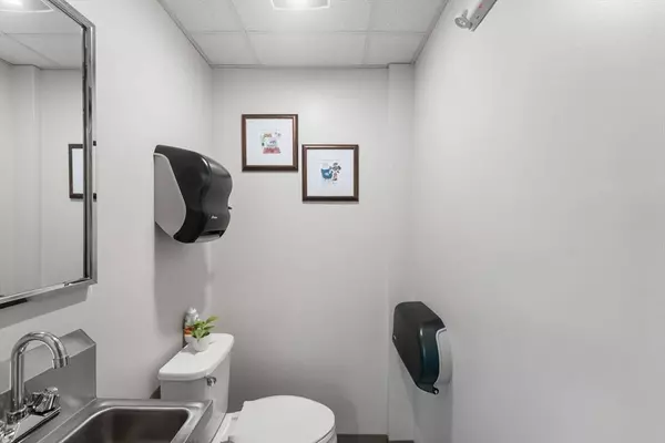 25 Grand Ave, Cumberland, RI 02864