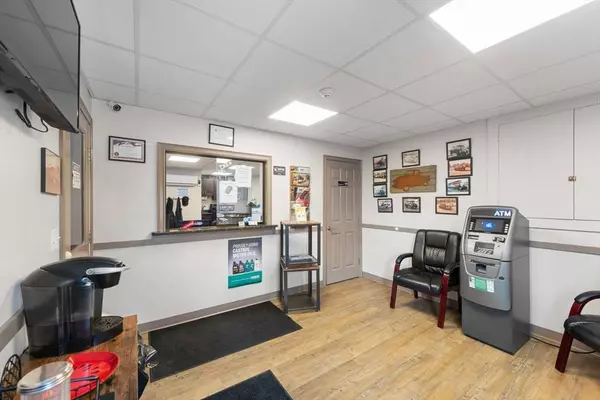 25 Grand Ave, Cumberland, RI 02864