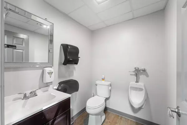 25 Grand Ave, Cumberland, RI 02864