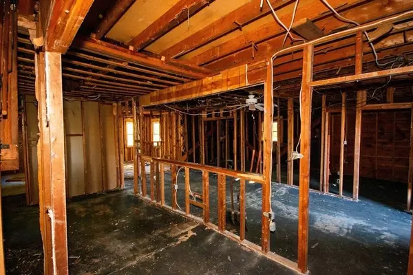 972 Eddie Dowling, North Smithfield, RI 02896