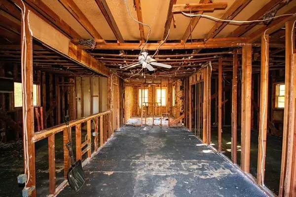 972 Eddie Dowling, North Smithfield, RI 02896