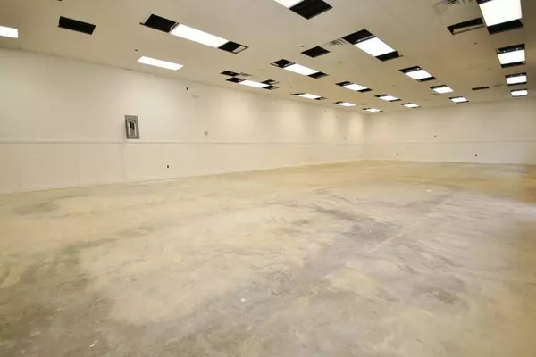 82 Newbury Street, Peabody, MA 01960