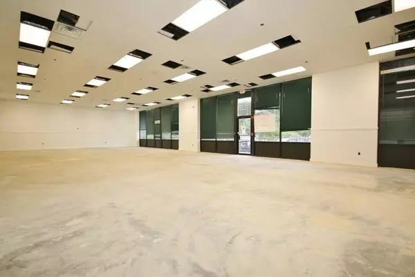 82 Newbury Street, Peabody, MA 01960