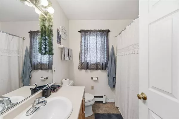 4 Ware RD, Killingly, CT 06241