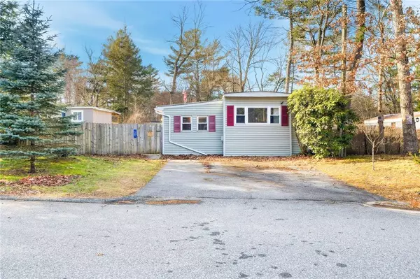 38 Oak TER, Burrillville, RI 02839