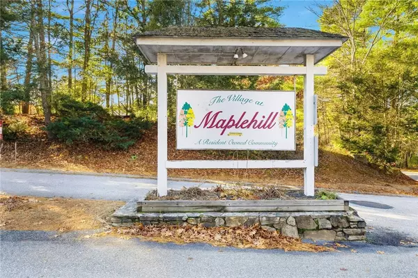 38 Oak TER, Burrillville, RI 02839